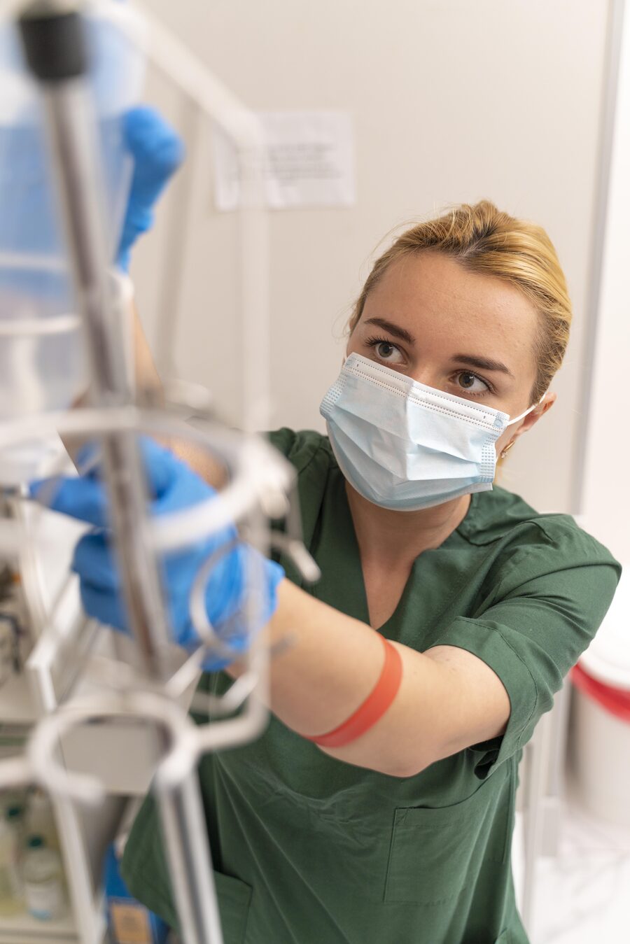 Médica de urgencias